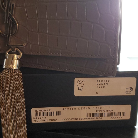 YVES Saint Laurent Kate Chain Wallet With Tassel - Picture 8 of 16